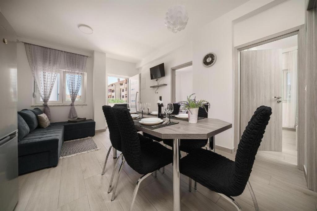 Apartments Dobrenic Vodice Exterior foto