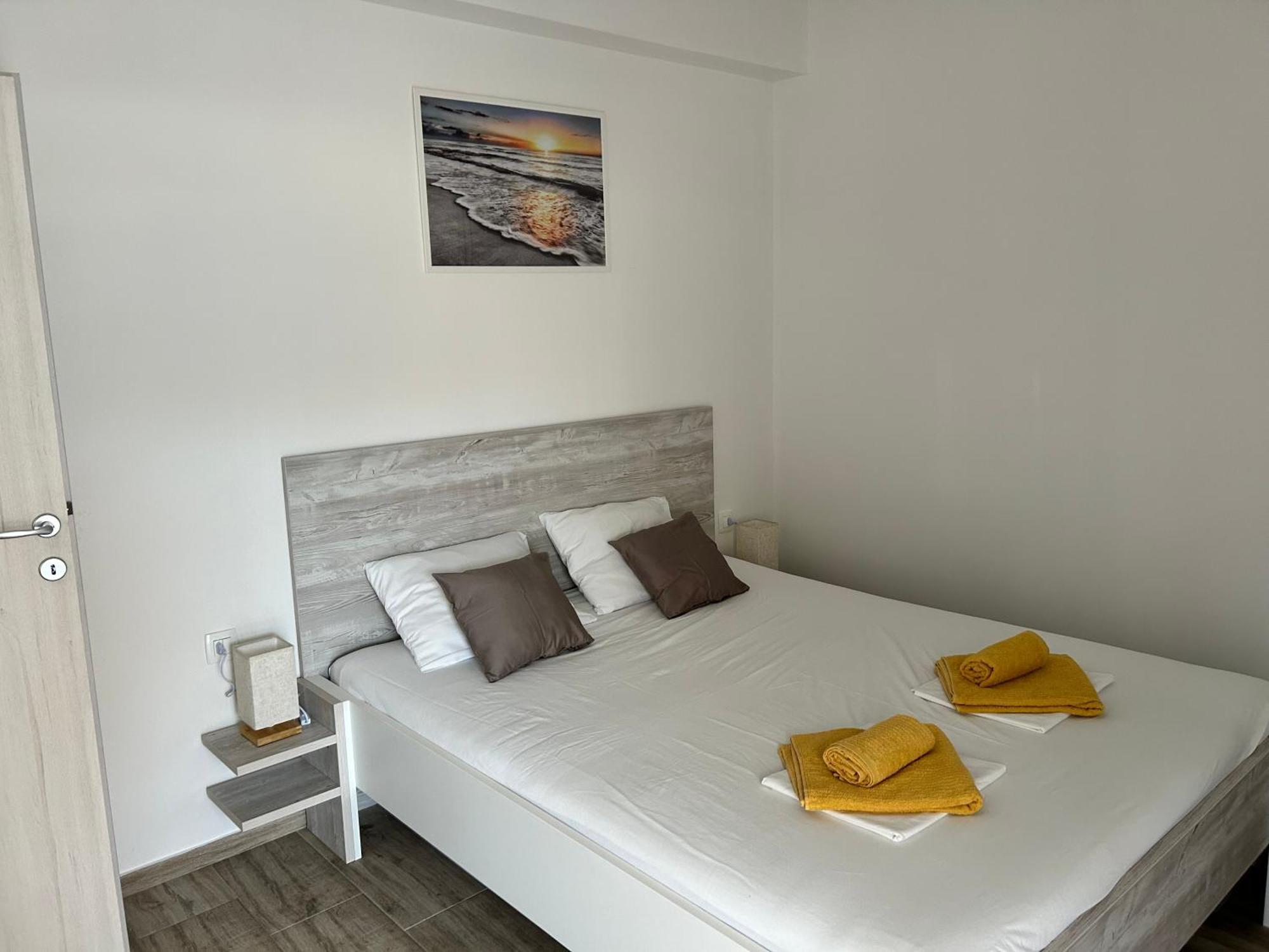 Apartments Dobrenic Vodice Exterior foto