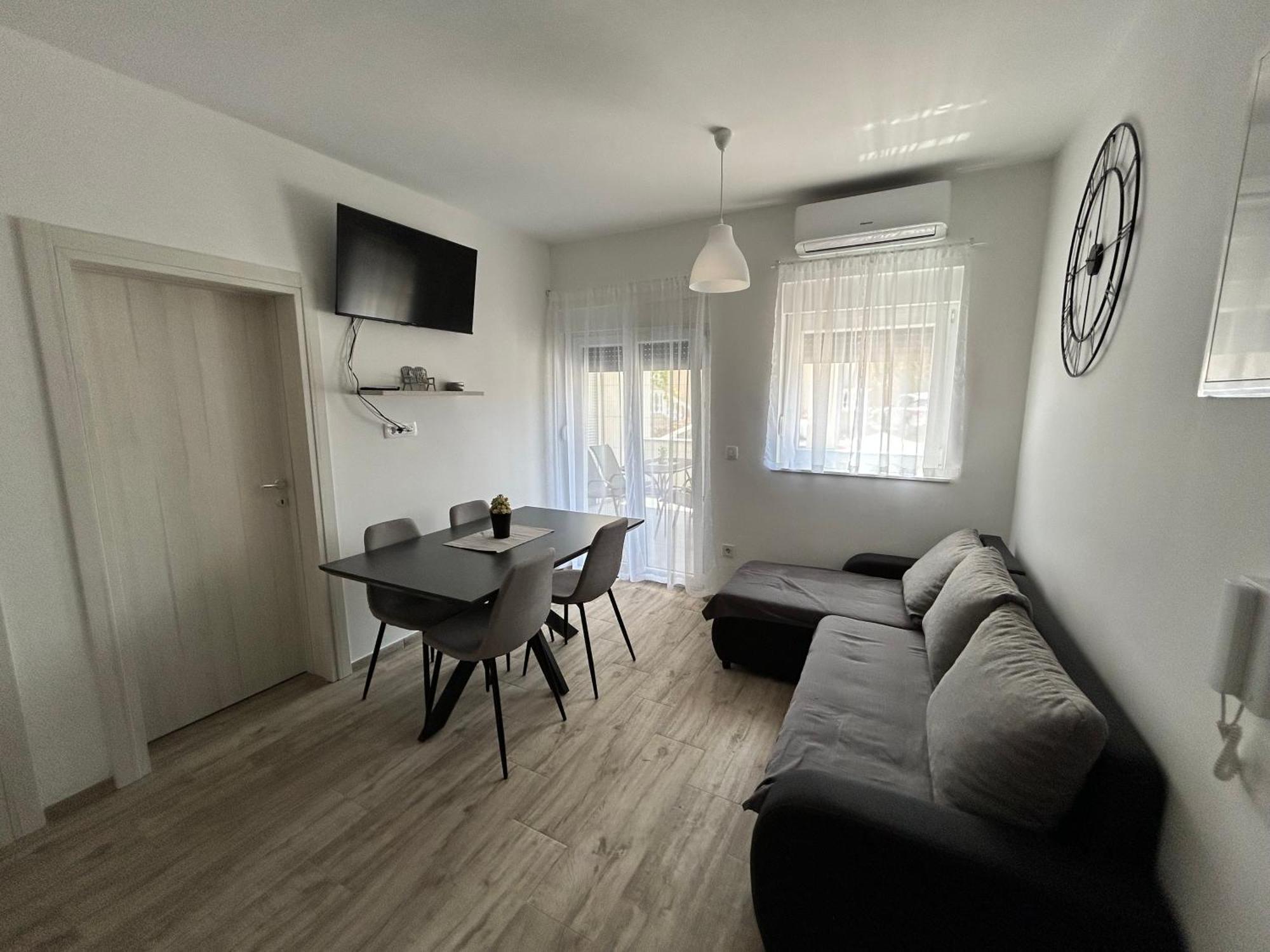 Apartments Dobrenic Vodice Exterior foto